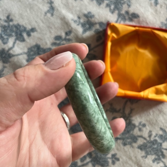 Jade bangle - Picture 6 of 6